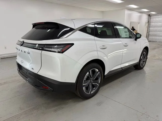 New 2025 Everest White TriCoat Nissan SL image 5