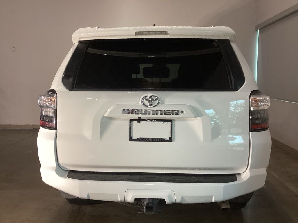 Used 2018 White Toyota SR5 Premium image 21