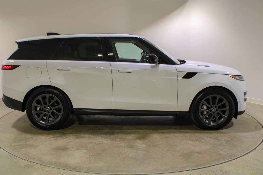 Certified Used 2023 Fuji White Land Rover SE image 6