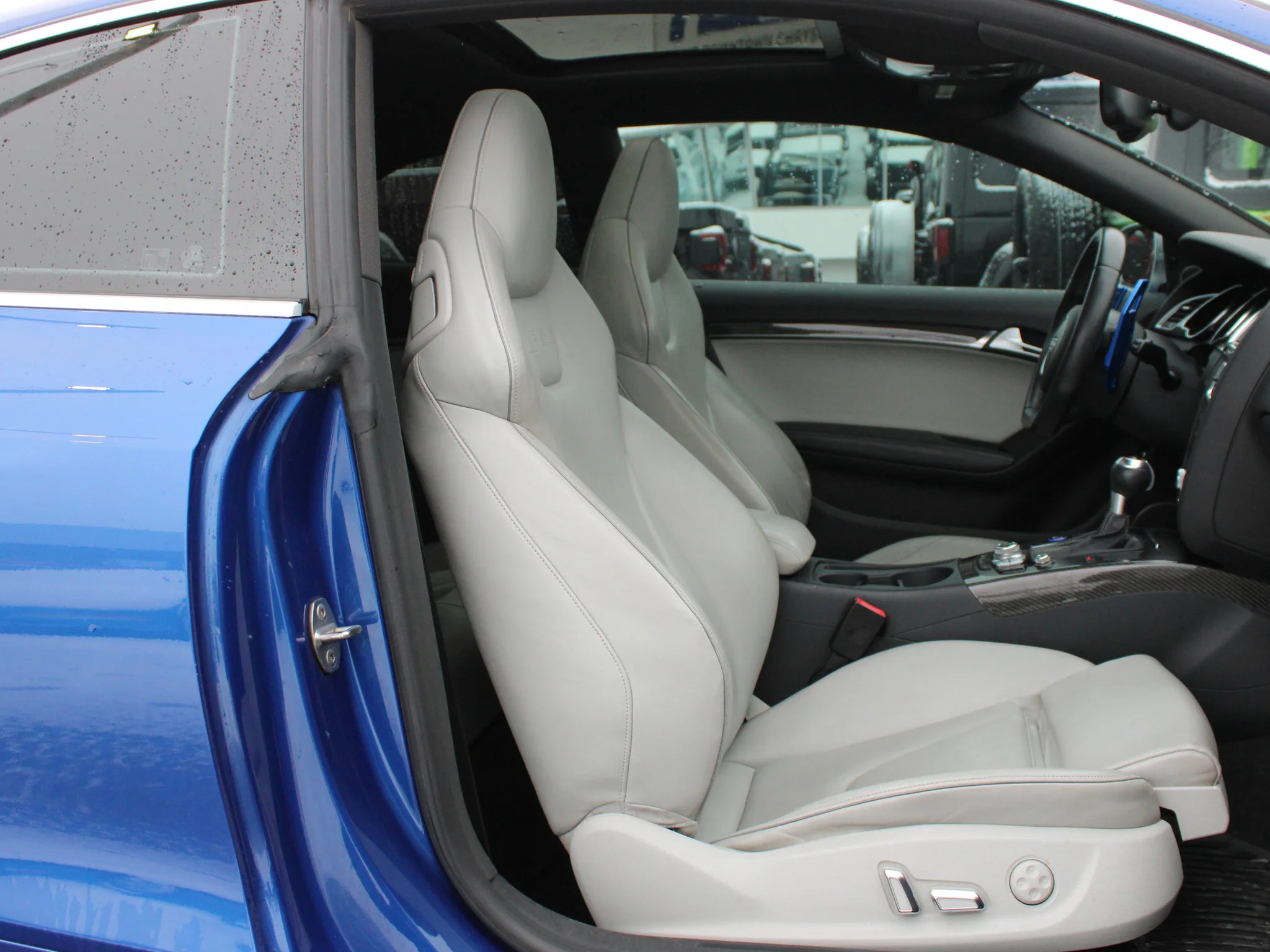 Used 2014 Blue Audi 4.2 * V8 | Quattro | 450 HP | 3M PPF | Winter Tires | Navigation | Backup Camera | Heated Seats | image 19