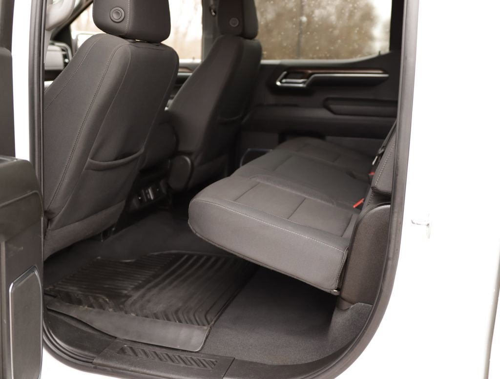 Used 2024 Summit White Chevrolet LT image 26
