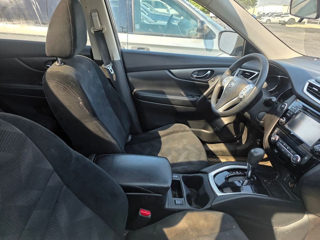 Used 2016 Arctic Blue Metallic Nissan SV image 5