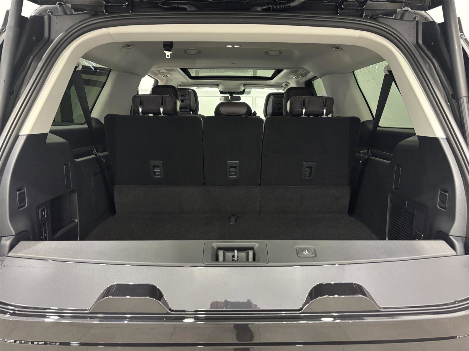 New 2026 Dark Matter Gray Metallic Ford MAX Platinum® image 18