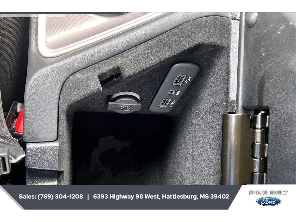 Used 2020 Pitch Black Clearcoat Dodge SXT image 22