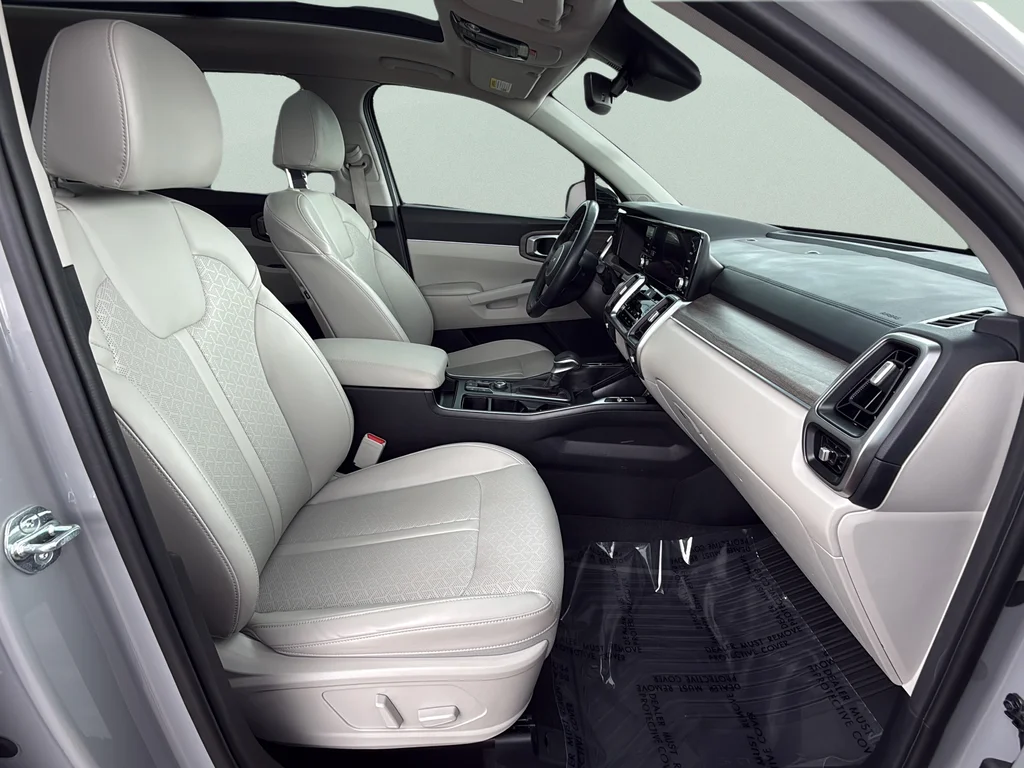 Used 2023 Wolf Gray Kia X-Line EX image 18