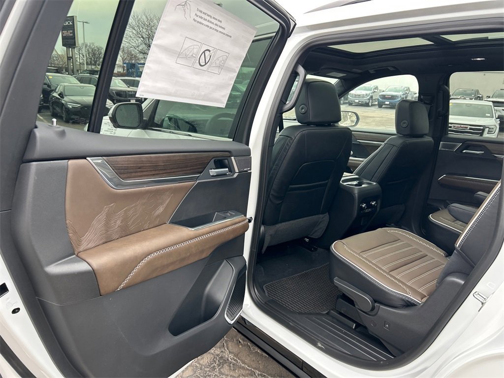 2026 GMC ACADIA - Image 31