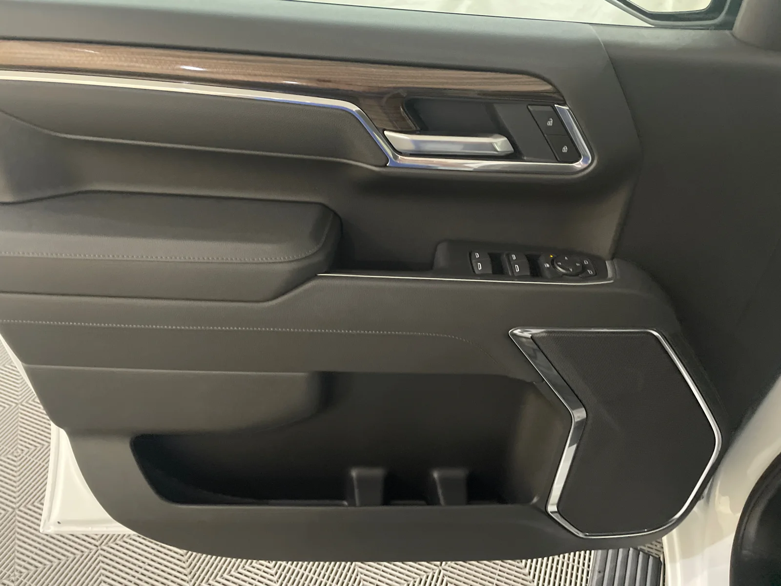 New 2026 Summit White Chevrolet LT Trail Boss image 10