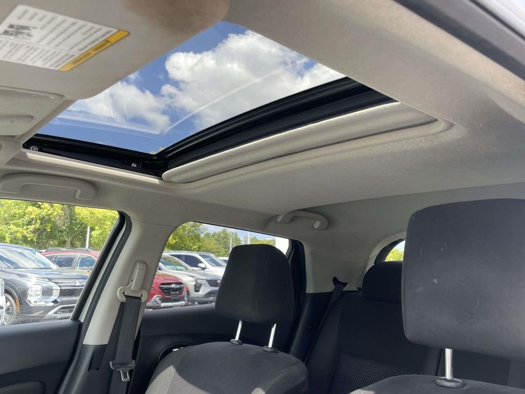 Used 2015 Silver Nissan SV image 15