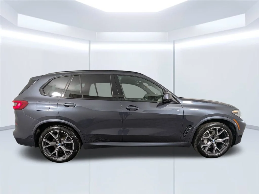 Certified Used 2019 Gray BMW xDrive40i image 27