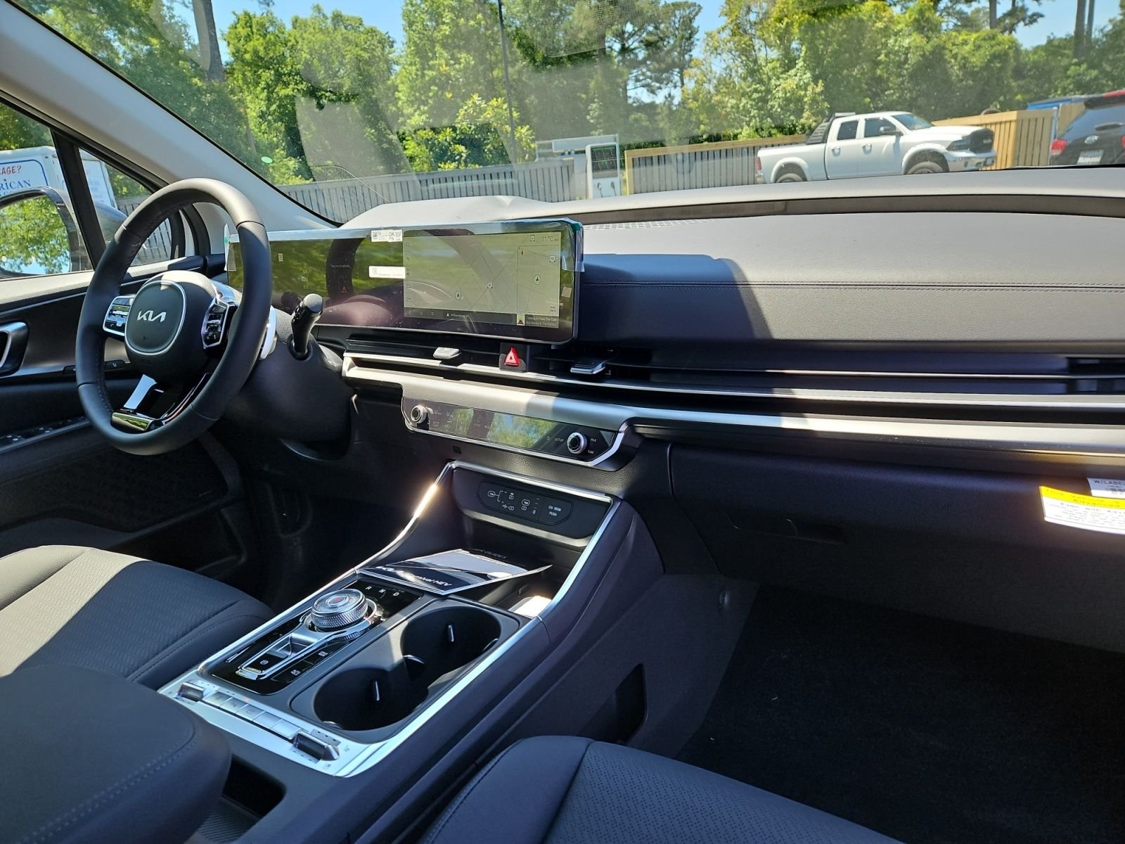 New 2026 Snow White Pearl Kia SX Prestige image 16