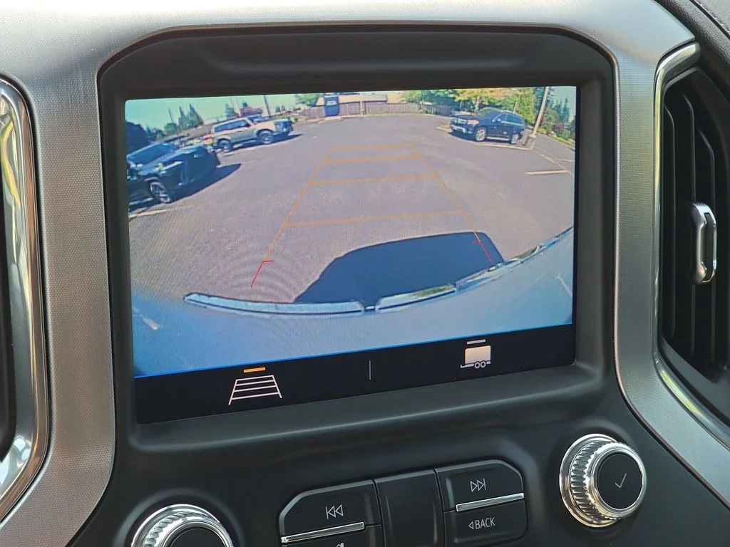 Used 2020 White GMC Elevation image 23