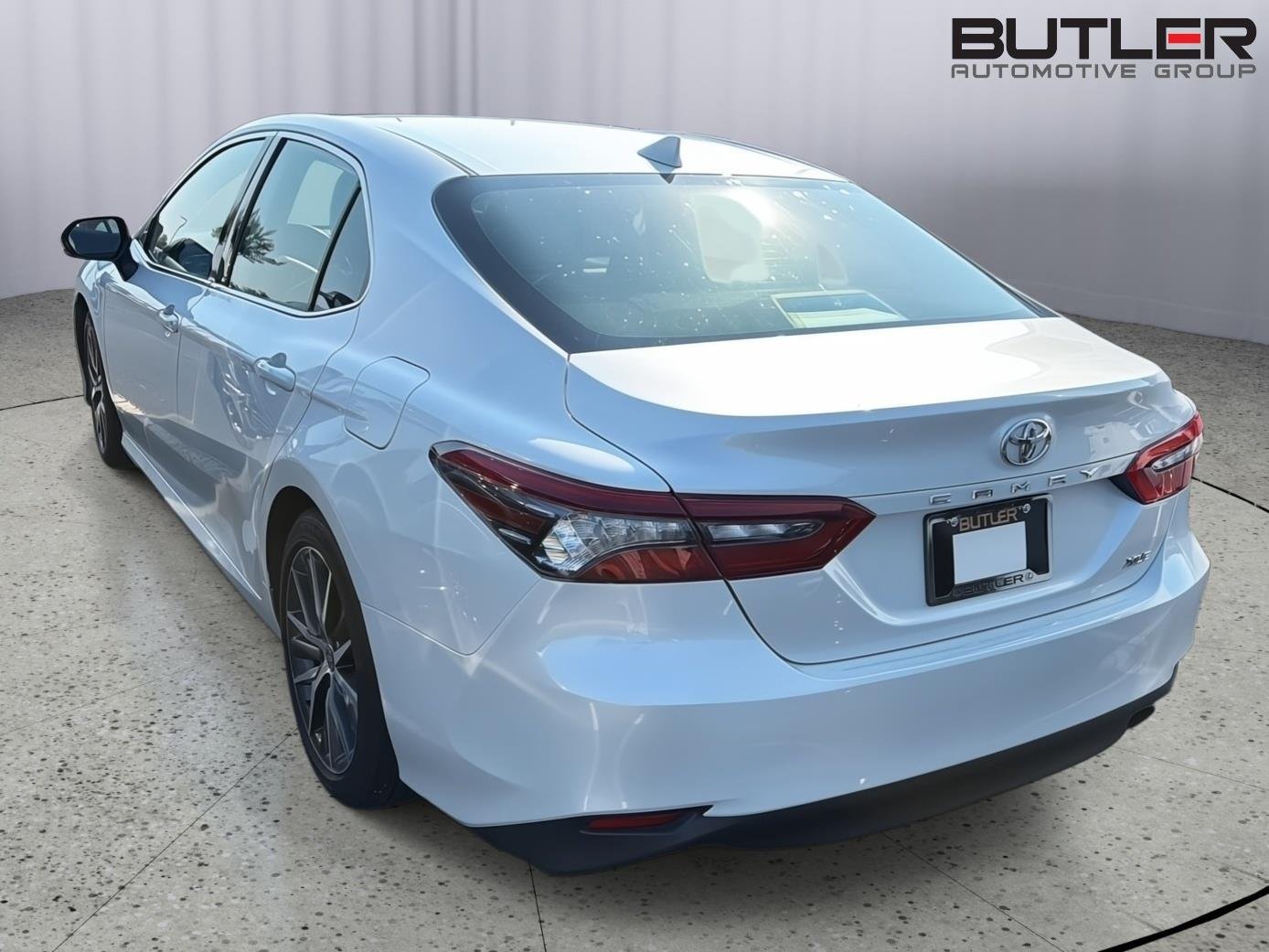 Used 2023 Wind Chill Pearl Toyota XLE image 10