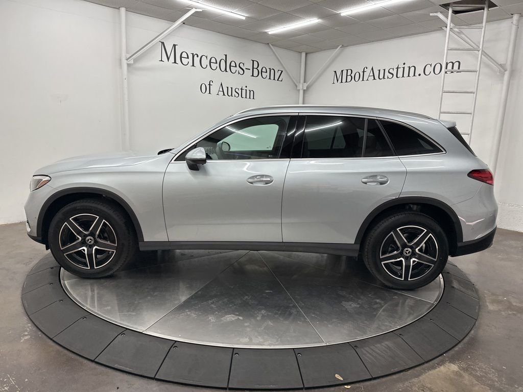 Used 2026 Silver Mercedes-Benz GLC 300 image 4