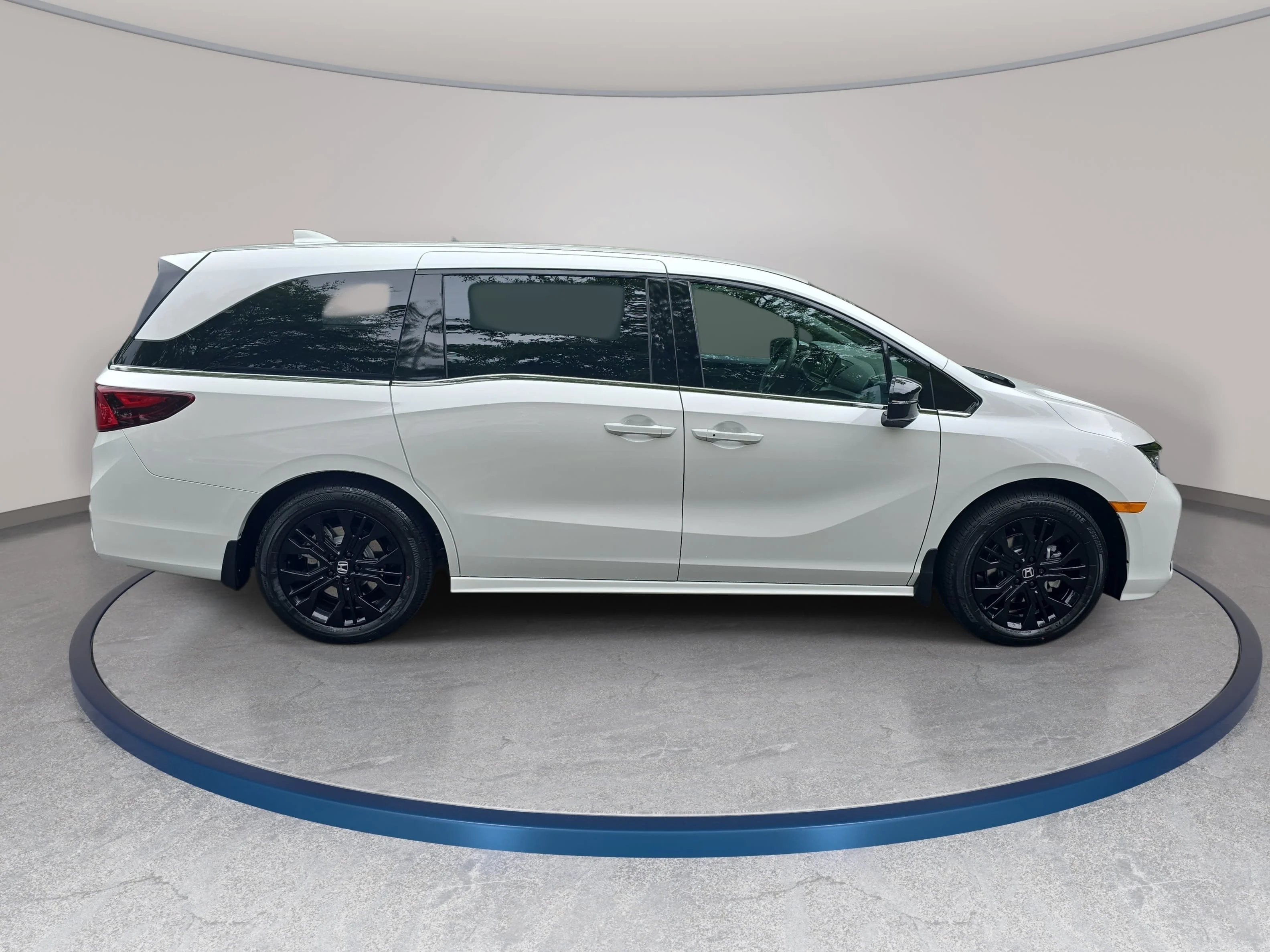 New 2026 Platinum White Pearl Honda Sport-L image 4