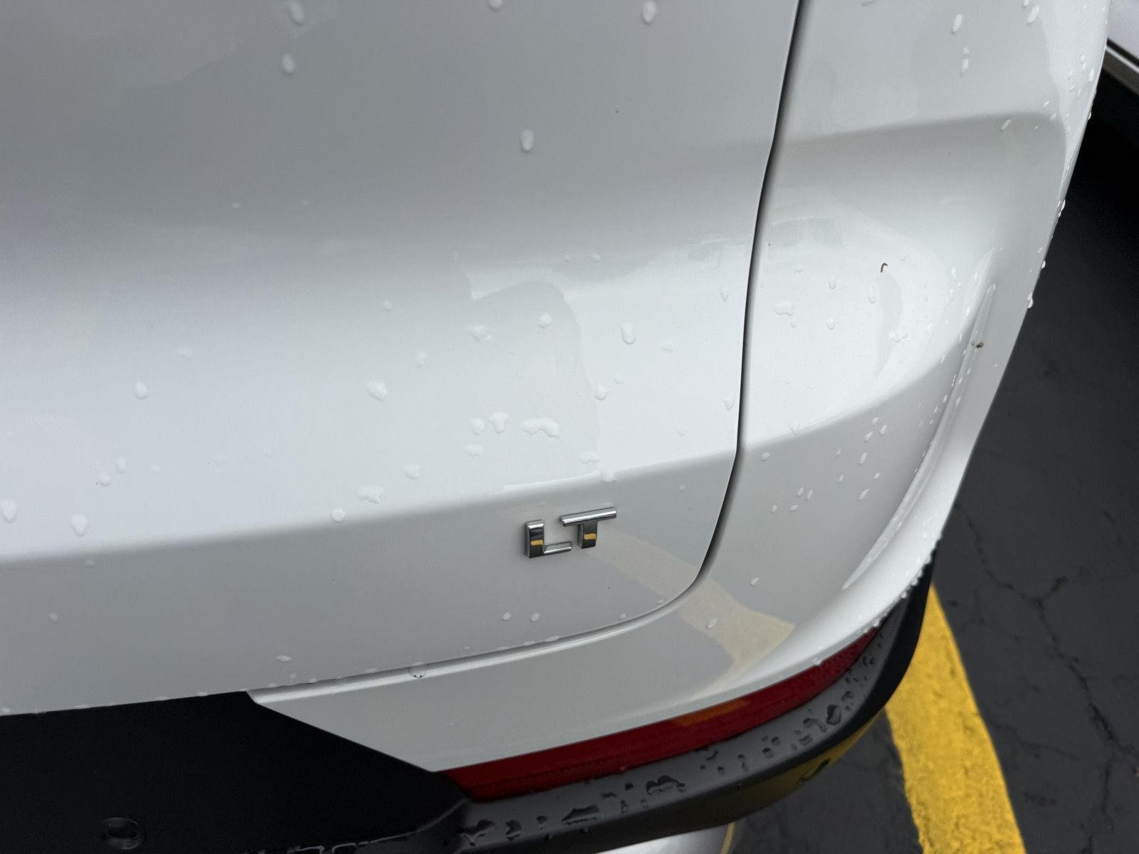 Used 2025 Summit White Chevrolet LT image 4