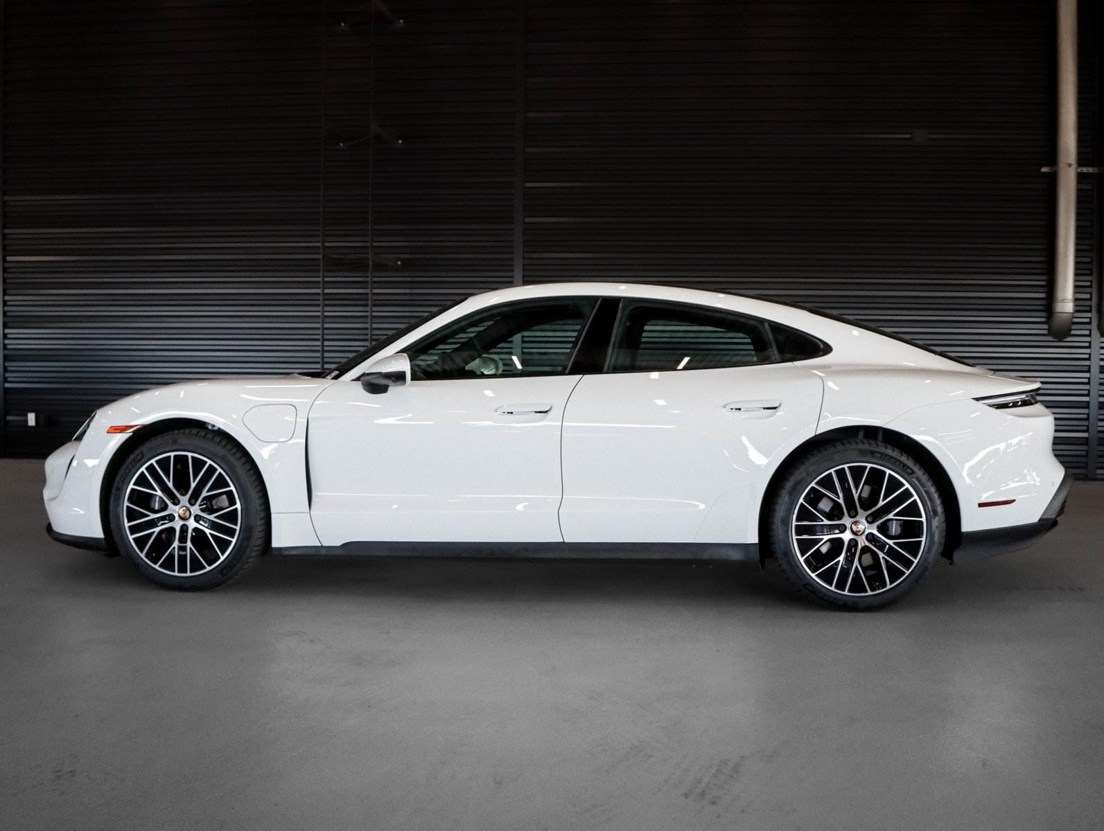 Used 2024 White Porsche  image 4