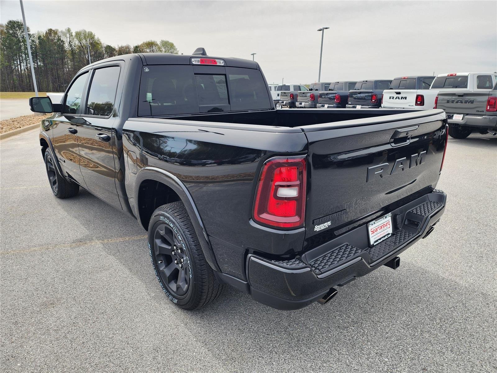 New 2026 Diamond Black Crystal Pearl-Coat Exterior Paint RAM Big Horn image 4