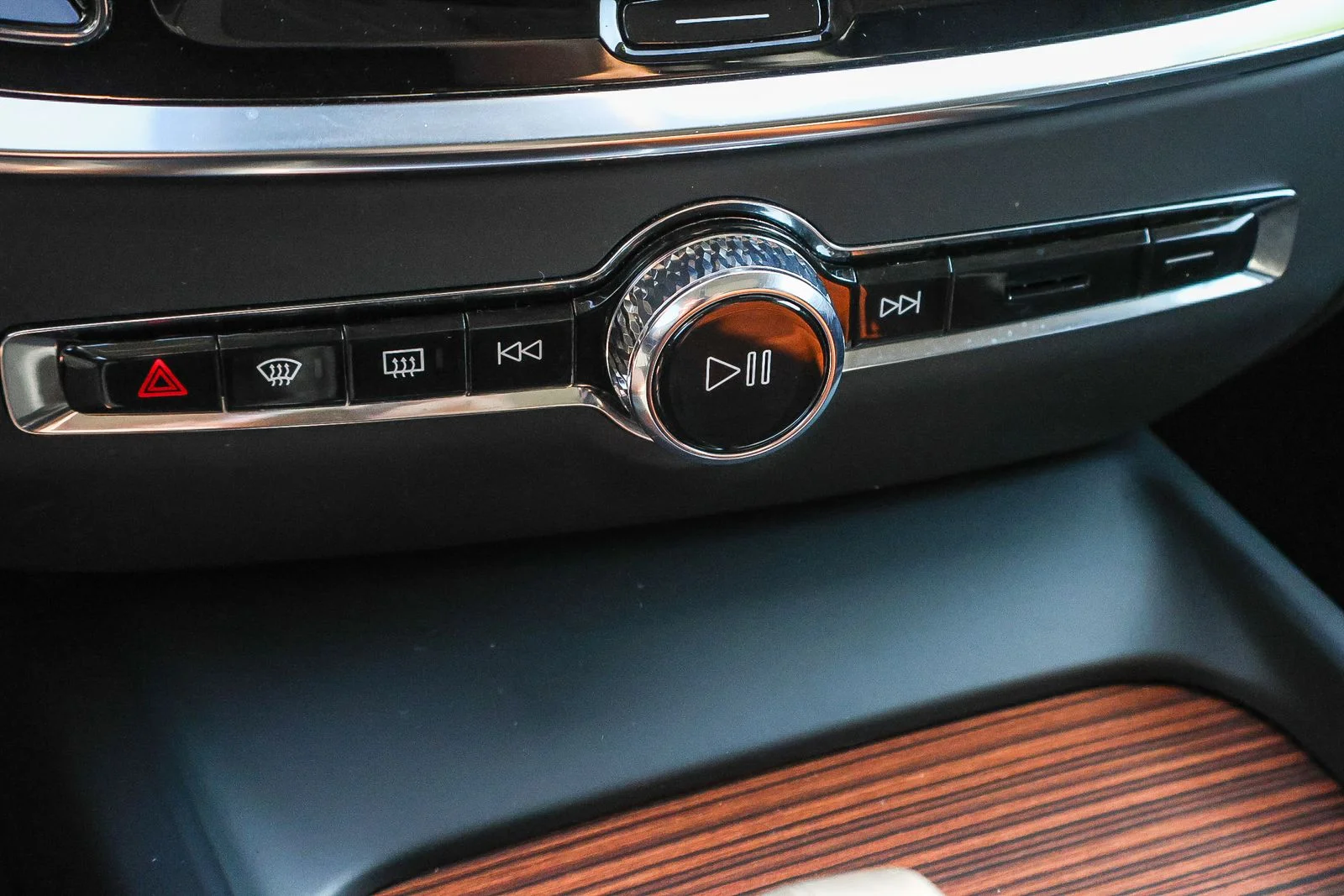 2025 Volvo V60 Cross Country Plus - Photo 37