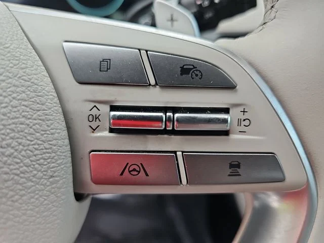 Used 2024 White Hyundai Limited image 19