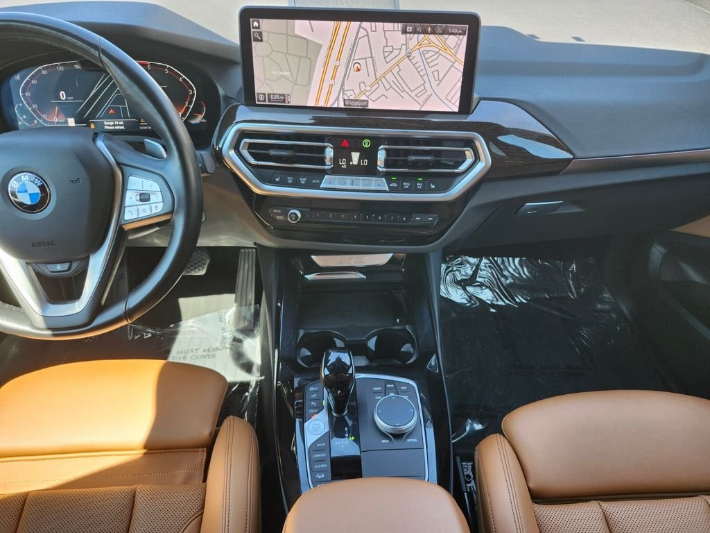 Used 2024 Gray BMW xDrive30i image 14