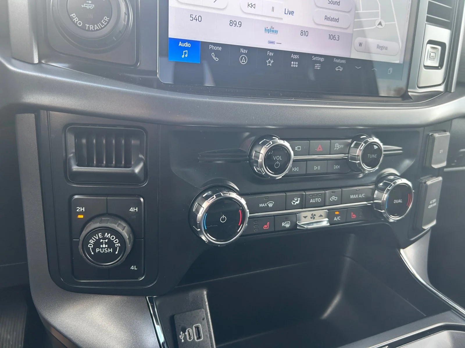 New 2026 Carbonized Grey Metallic Ford XLT image 22