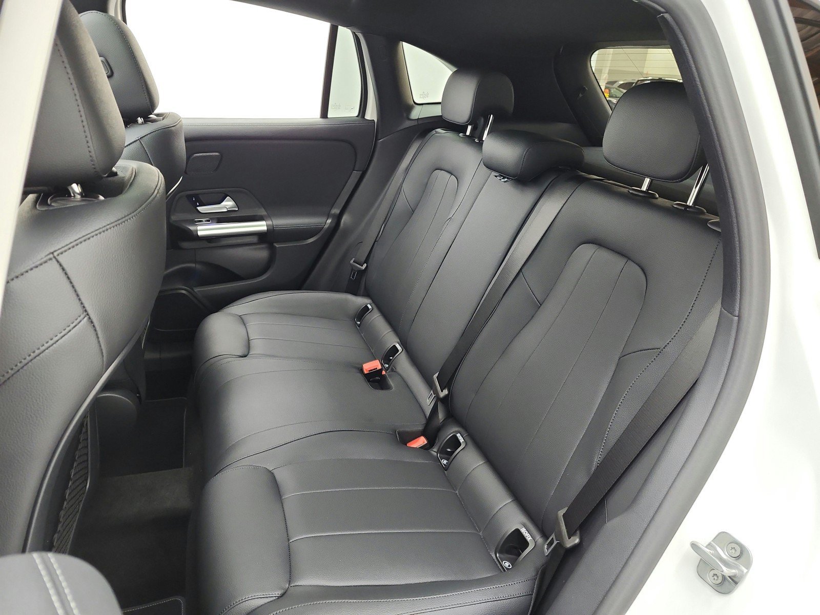 New 2026 Polar White Mercedes-Benz GLA 250 SUV image 26