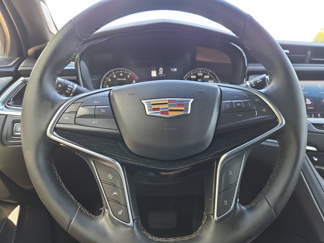 Used 2025 Emerald Lake Metallic Cadillac Premium Luxury image 28