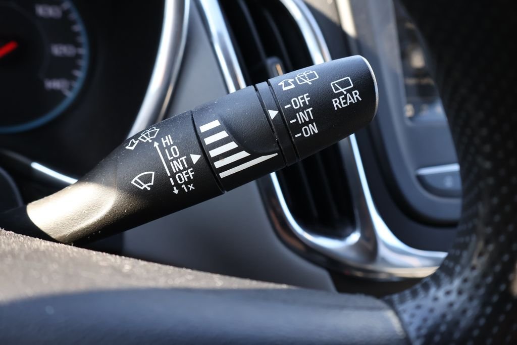 Used 2019 SUMMIT WHITE Chevrolet LS image 19