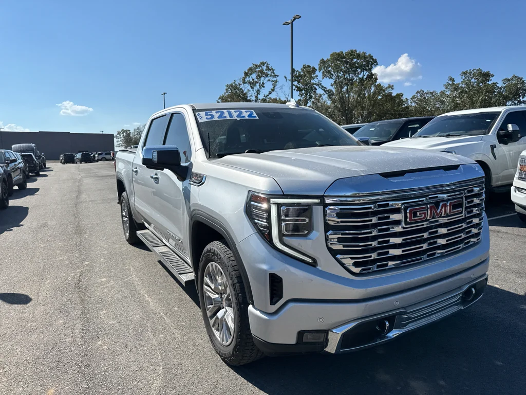 Used 2022 Quicksilver Metallic GMC Denali image 3