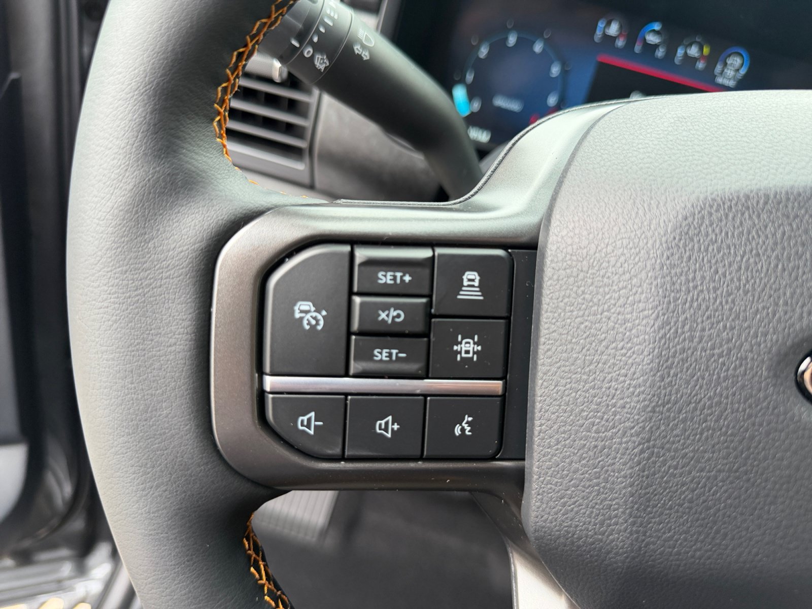 New 2026 Carbonized Gray Metallic Ford Tremor image 24