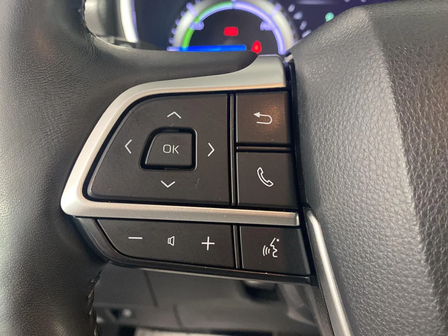 Used 2022 Magnetic Gray Metallic Toyota Platinum image 20