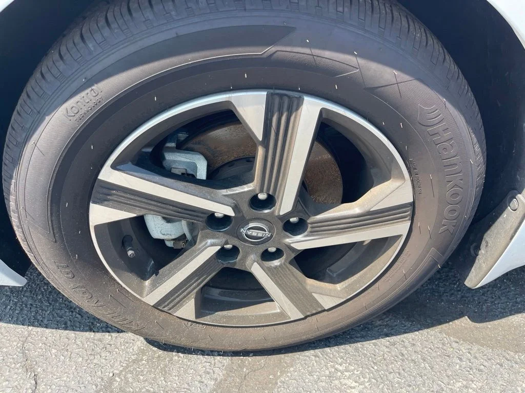 2025 Nissan Sentra SV - Photo 25