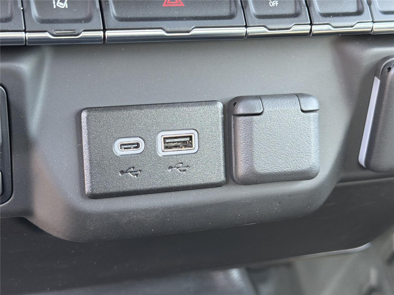 2025 GMC Sierra 2500HD Pro - Photo 28