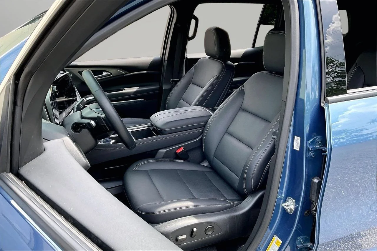 Used 2025 Blue Chevrolet LT image 21
