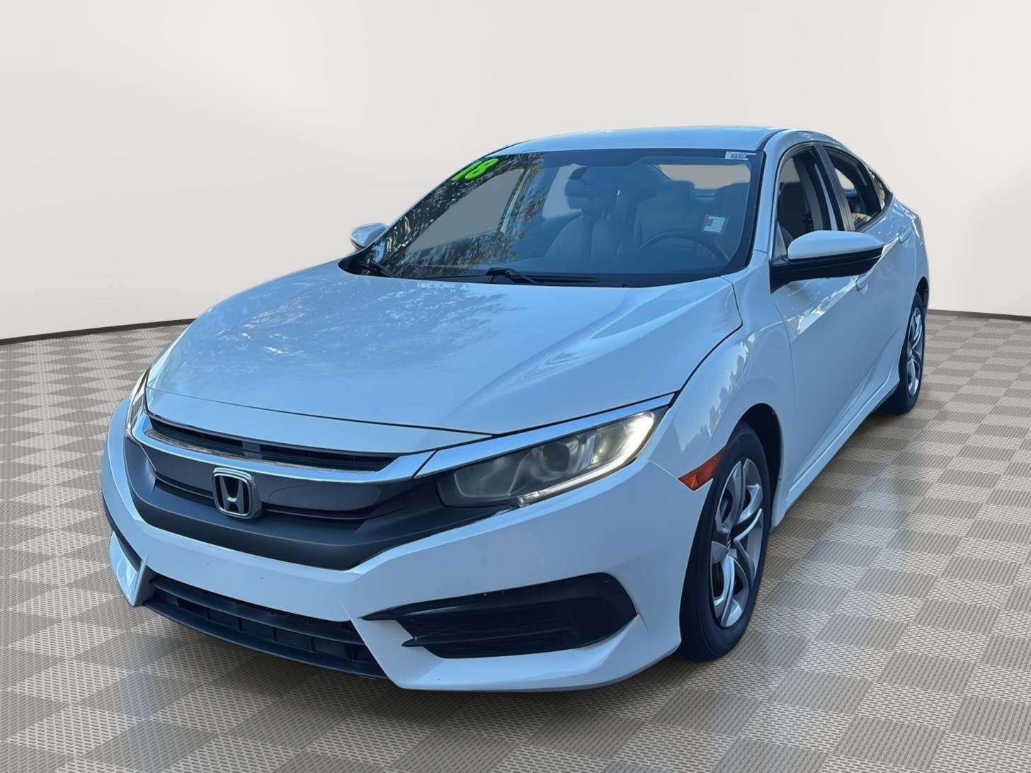 Used 2018 Taffeta White Honda LX image 8