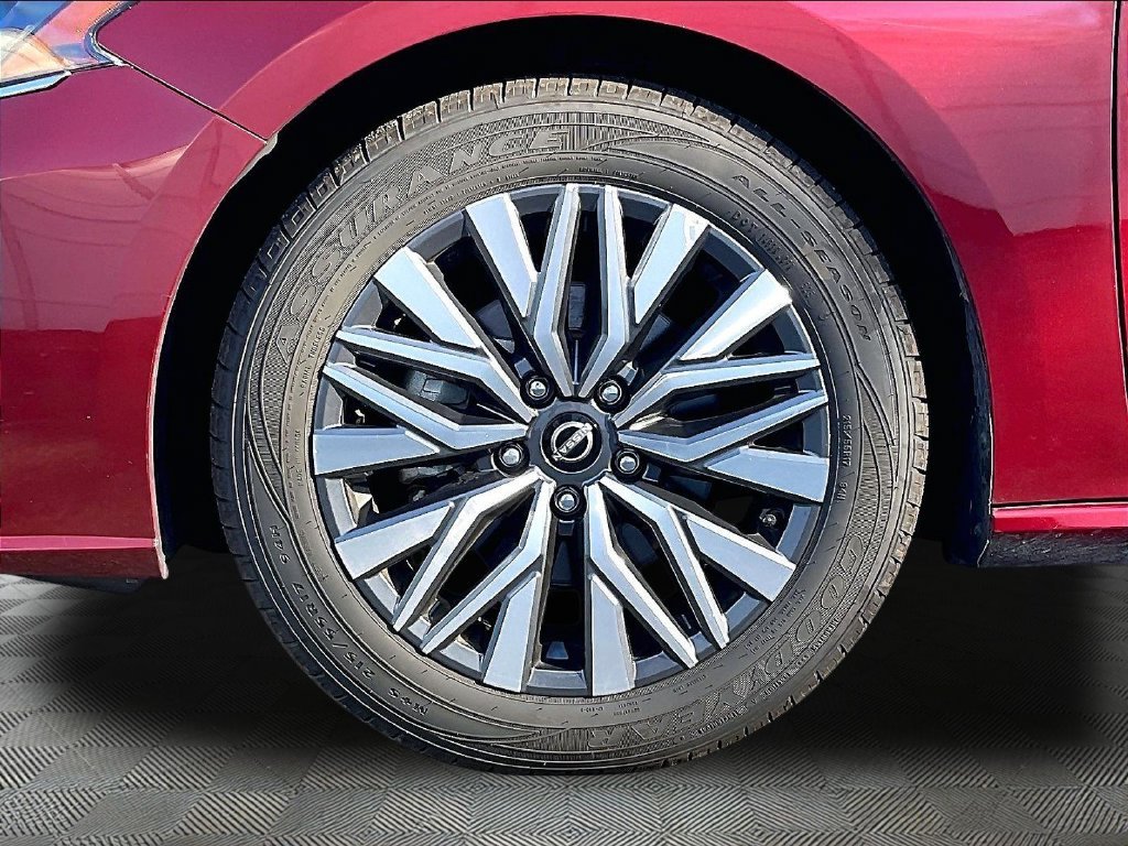 Used 2024 Scarlet Ember Nissan 2.5 SV image 7