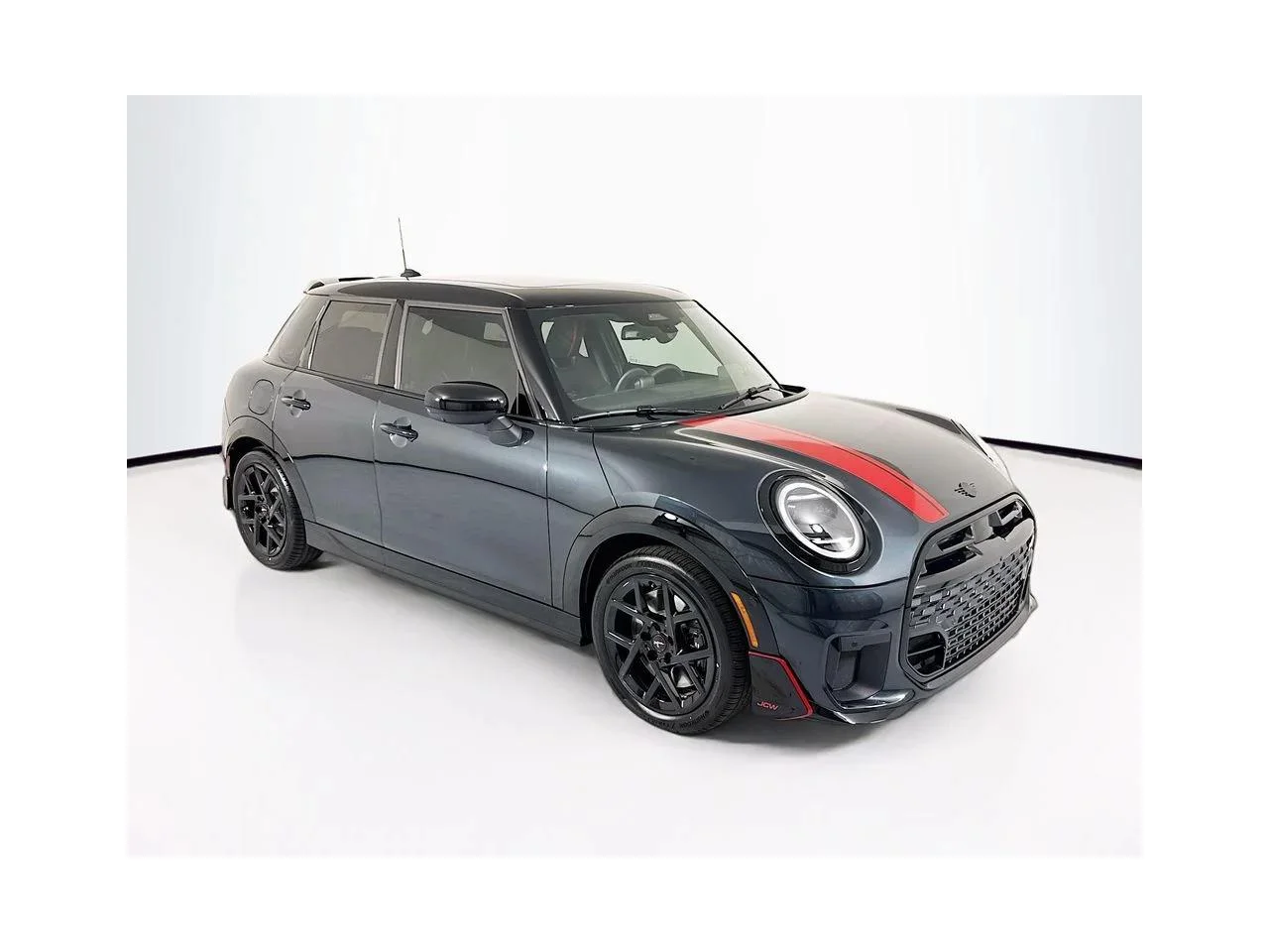 New 2026 Legend Grey Metallic MINI ICONIC image 3