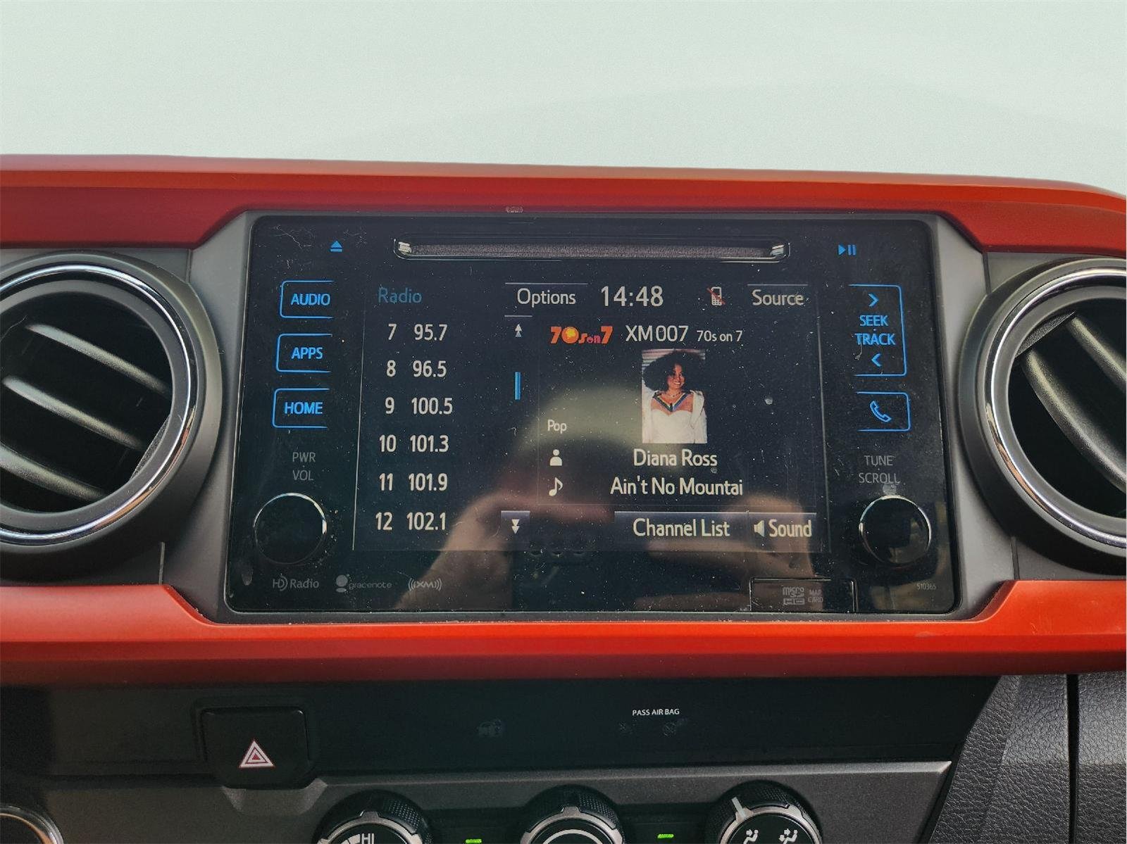 2019 Toyota Tacoma photo 16 of 33