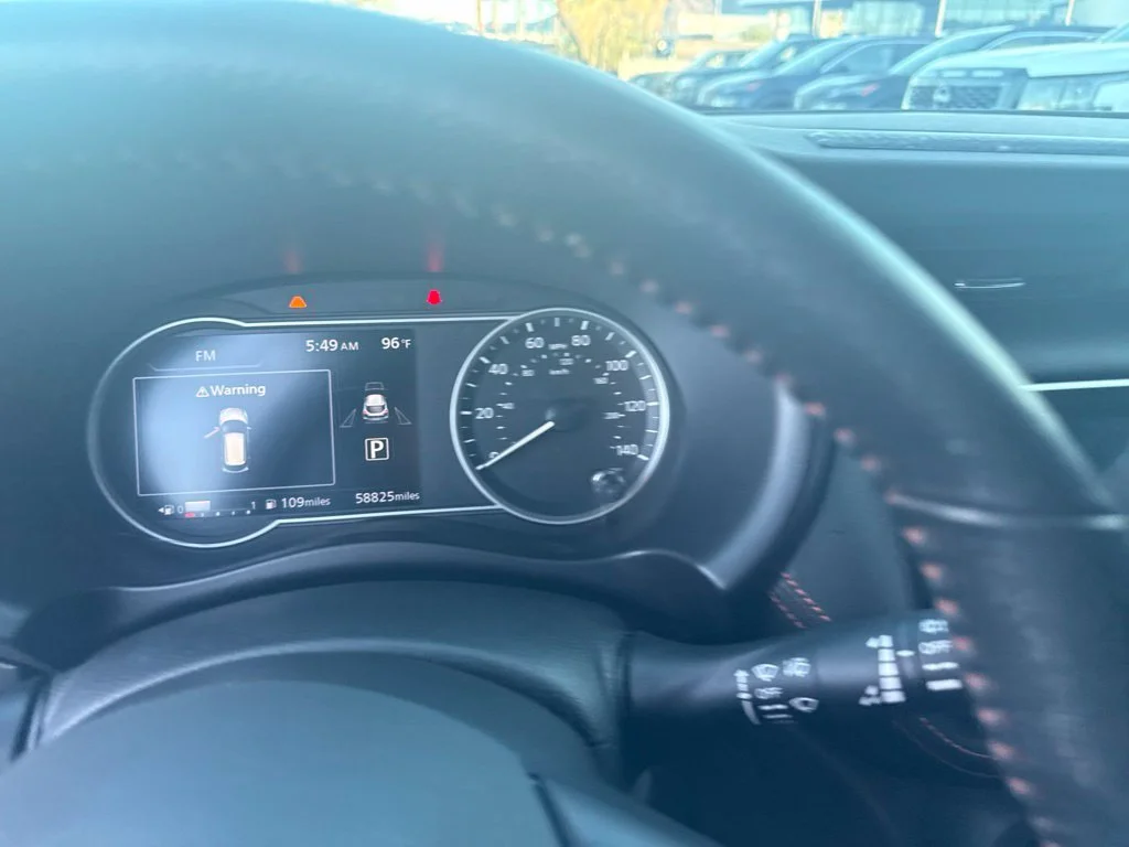 Used 2020 Silver Nissan SR image 27