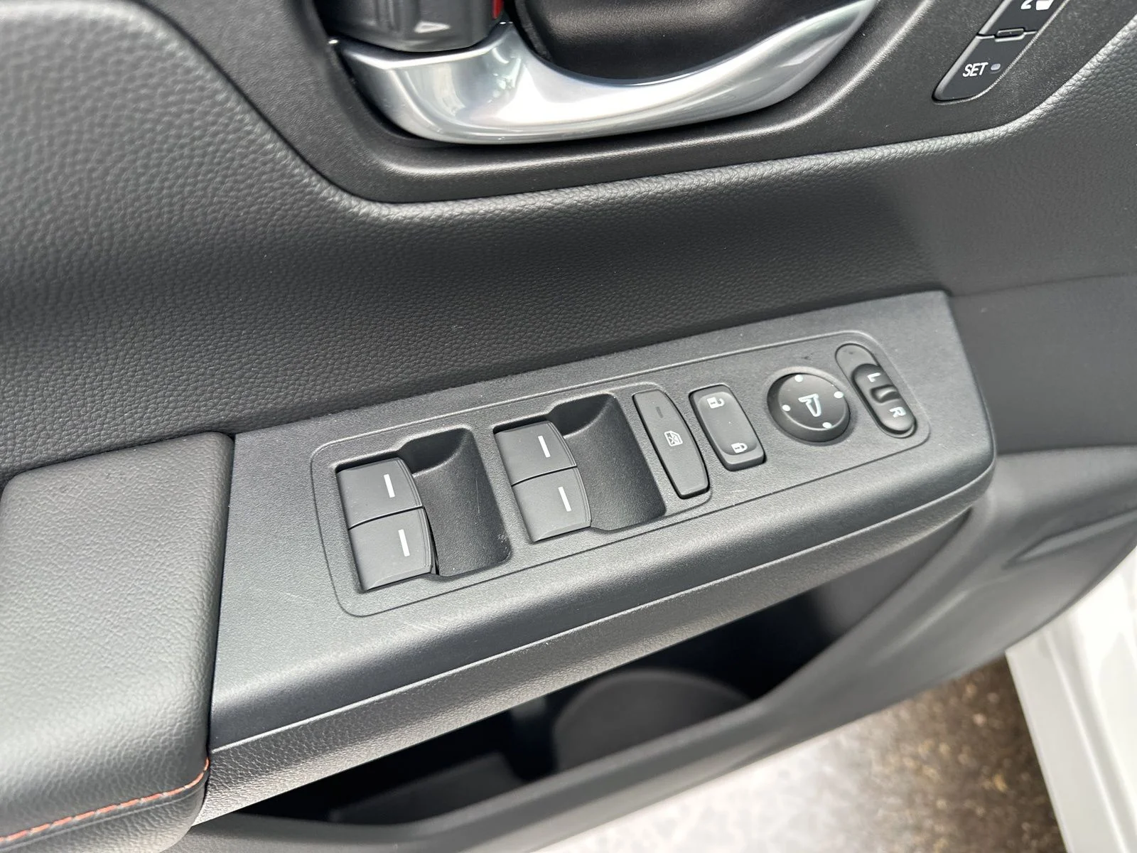 2025 Honda CR-V Sport-L - Photo 18