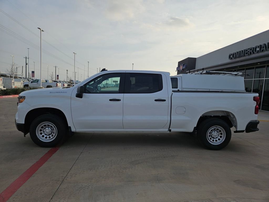 New 2026 Summit White Chevrolet WT image 4