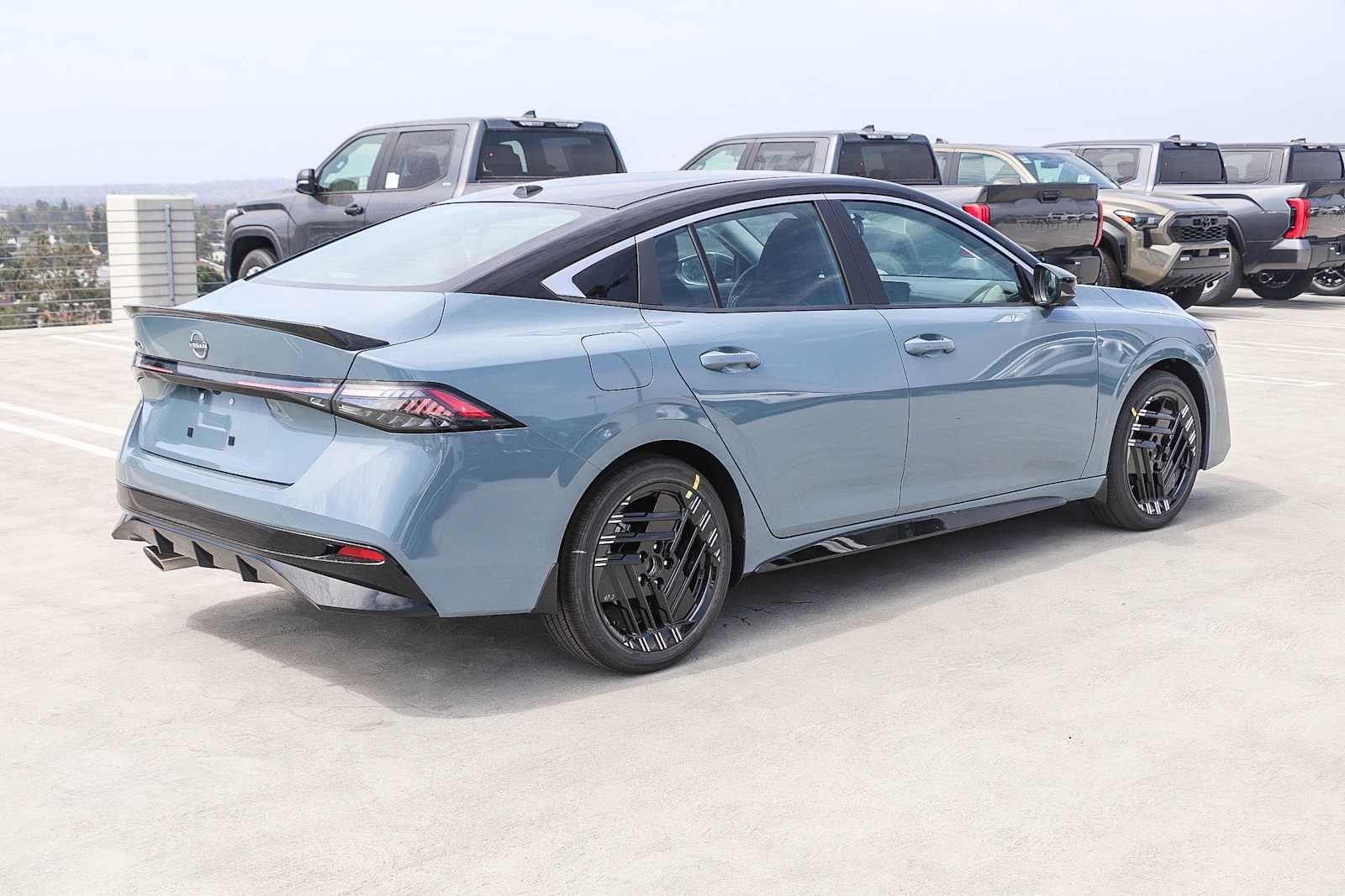New 2027 Atlantic Gray Metallic / Super Black Two-tone Nissan SR image 6