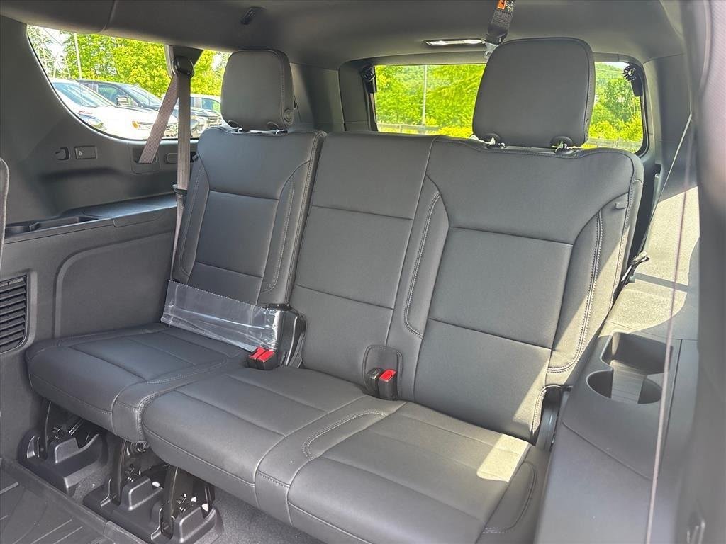 2026 Chevrolet Suburban LT - Photo 25