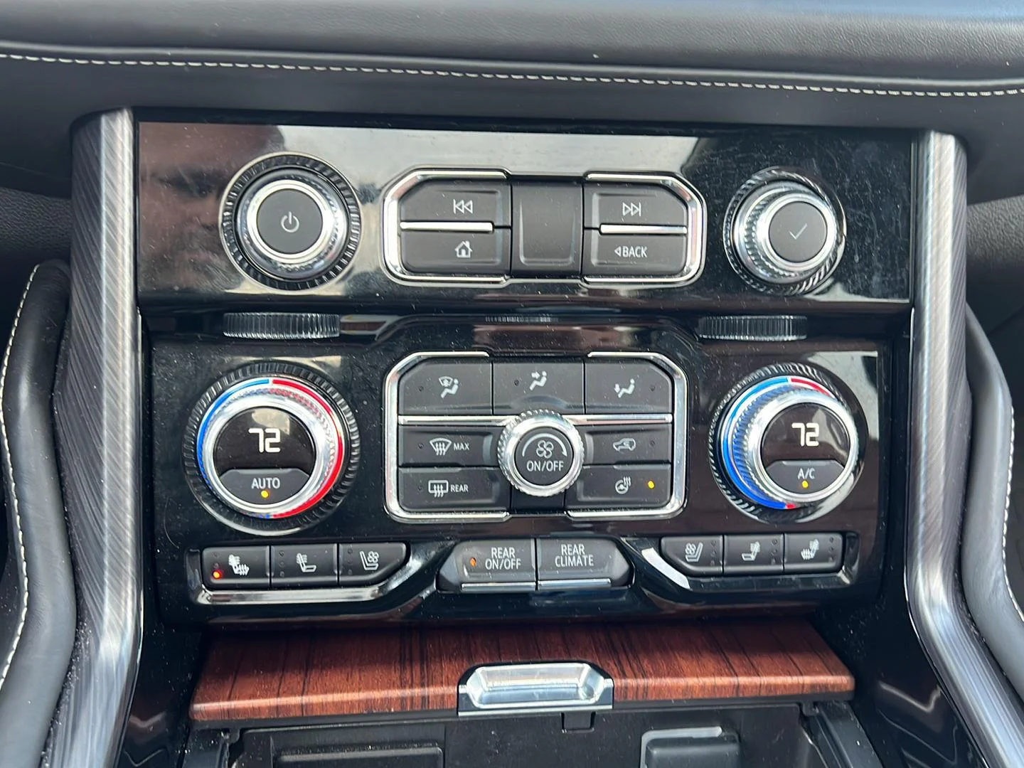 Used 2023 Sterling Metallic GMC Denali Ultimate image 8