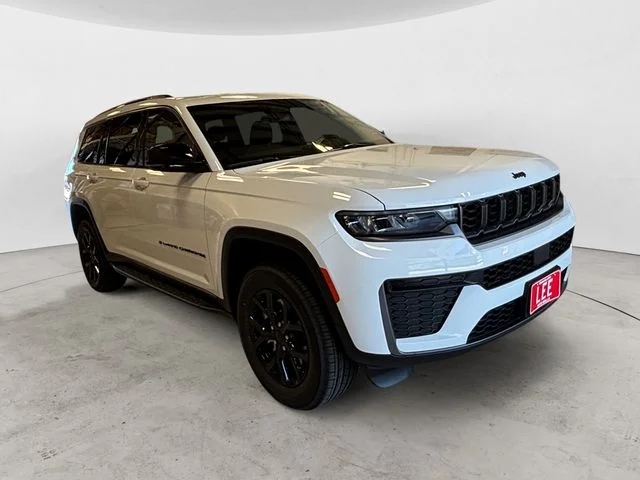 New 2026 White Jeep Altitude image 8