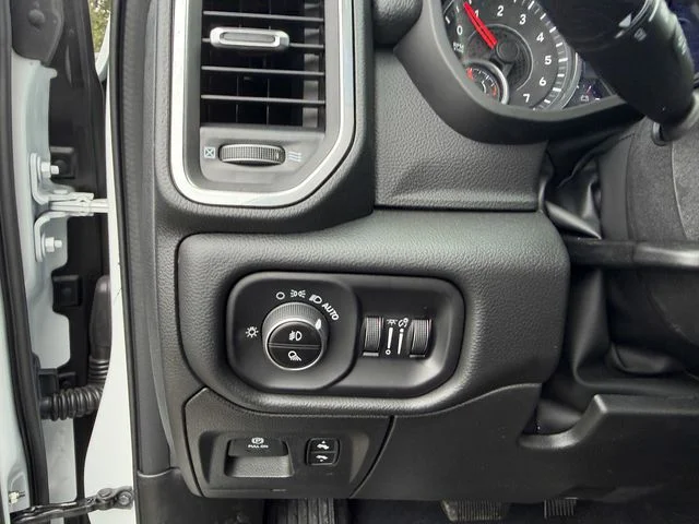 New 2026 Bright White Clear-Coat Exterior Paint RAM Laramie image 20