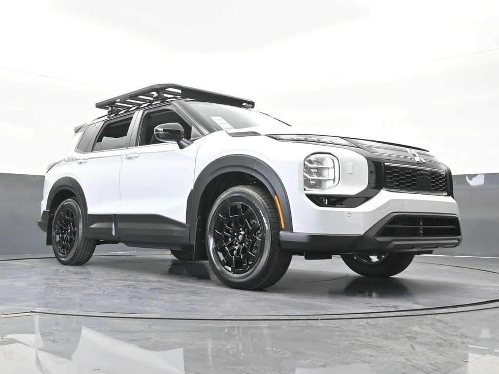 New 2026 White / Black Mitsubishi Trail Edition image 67