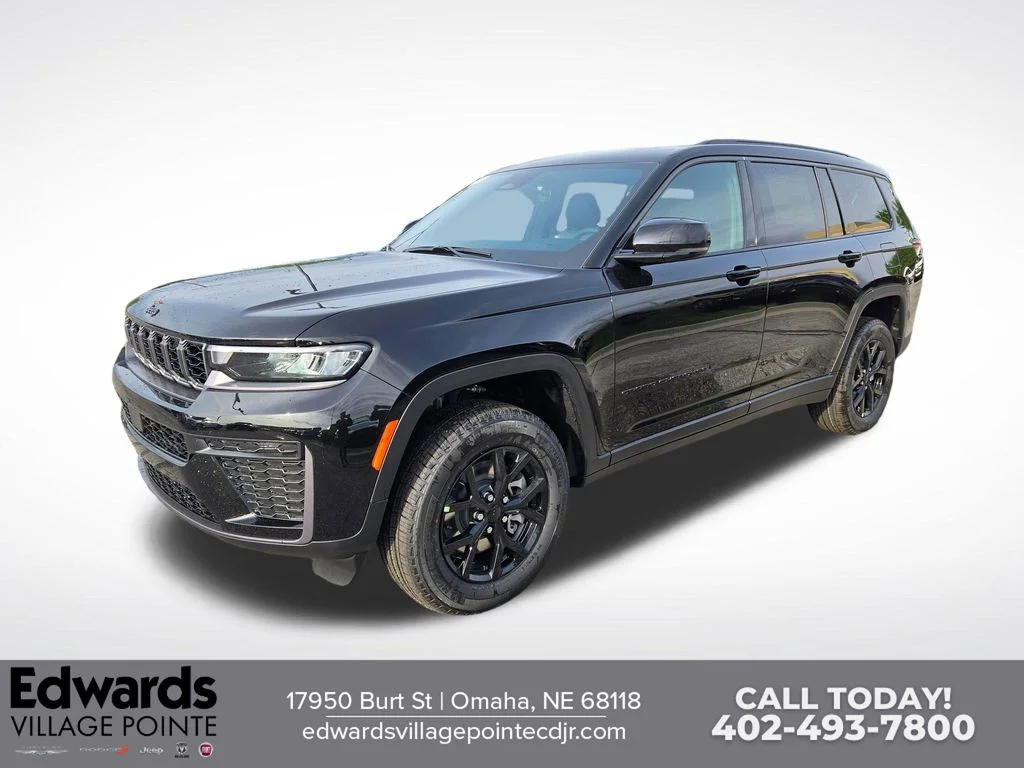 New 2026 Diamond Black Crystal Pearl-Coat Exterior Paint Jeep Altitude image 7