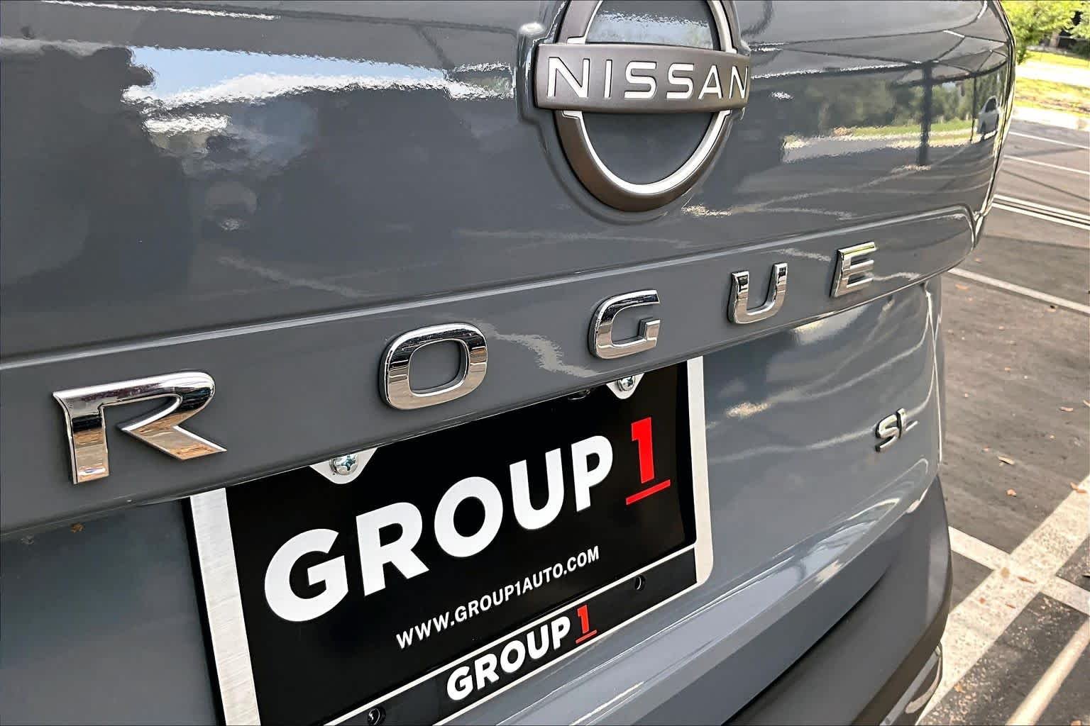 Used 2023 Boulder Gray Pearl Nissan SL image 10