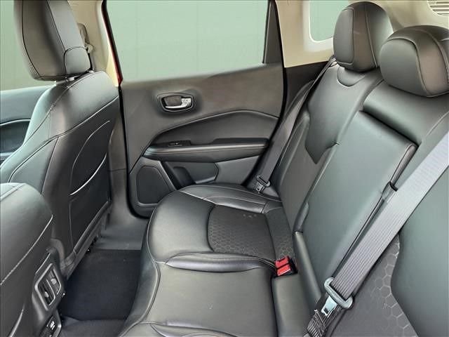 Used 2021 Red Jeep Latitude image 8